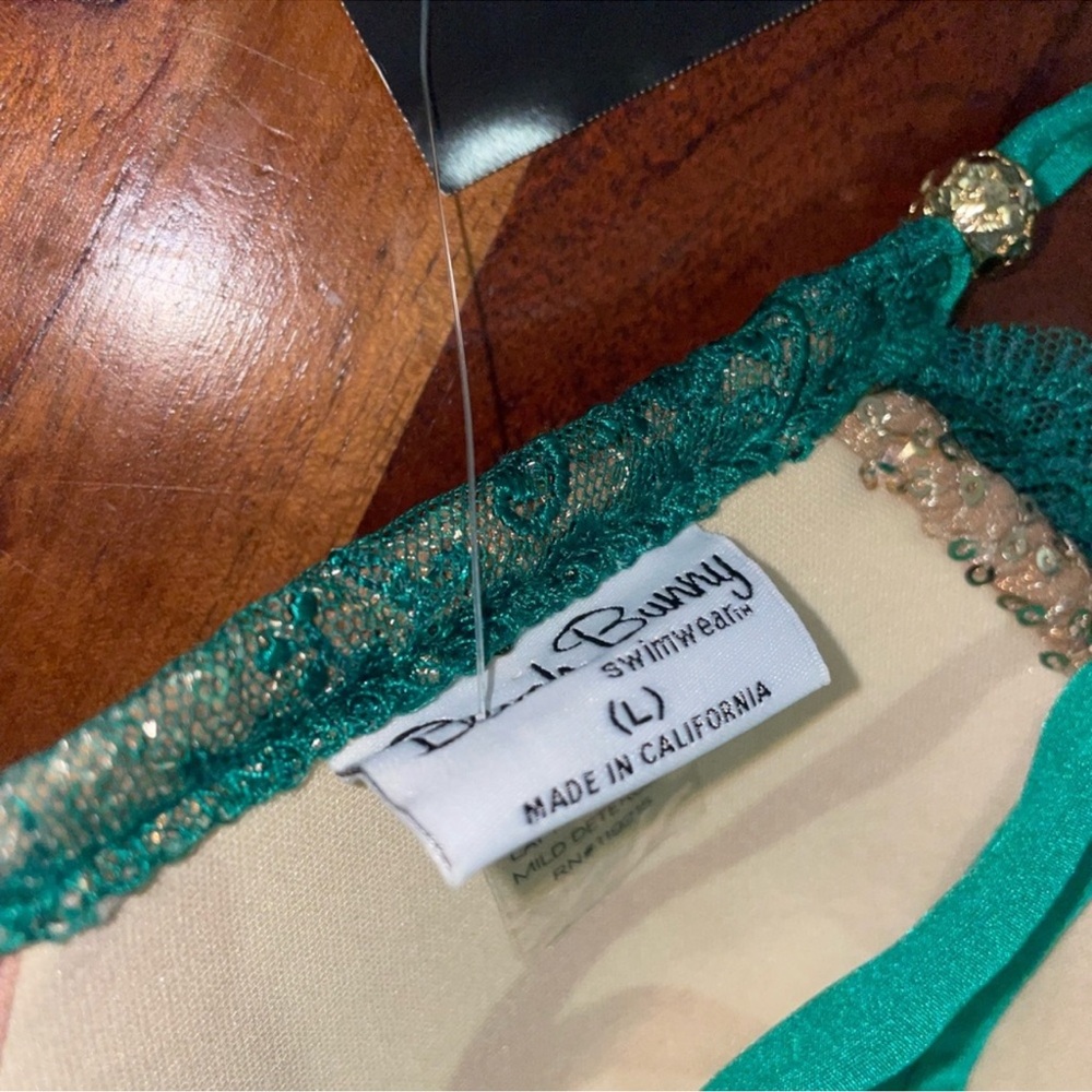 NWT Gold Dust beach bunny bikini TOP only - Picture 6 of 6